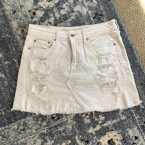 White denim American eagle mini skirt